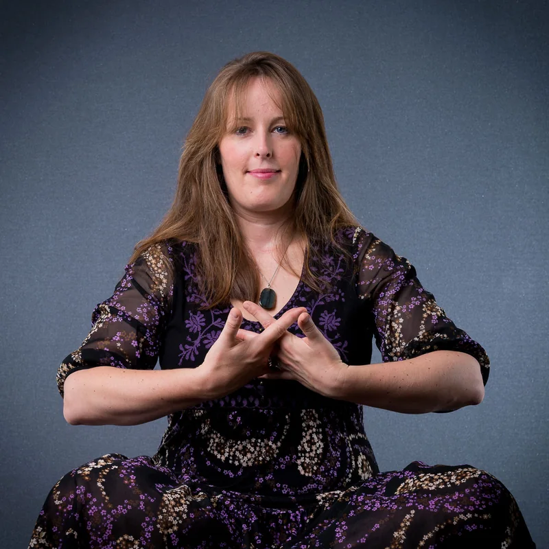 séance de mudra thérapie avec Mary Mann