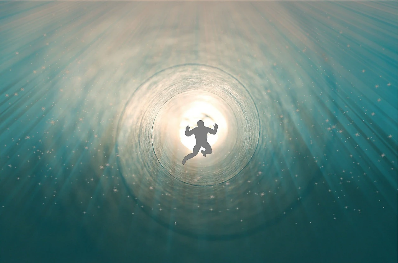 homme tunnel lumière